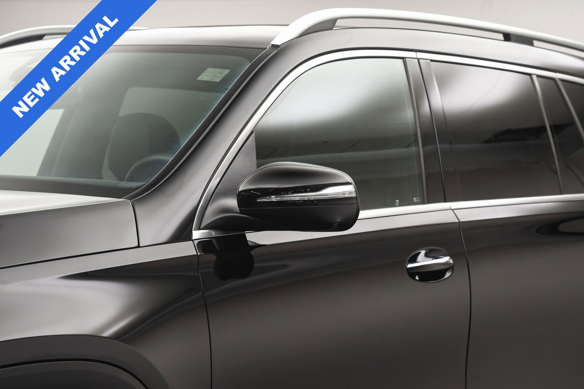 Used 2025 Mercedes-Benz GLS 450 4MATIC image 12