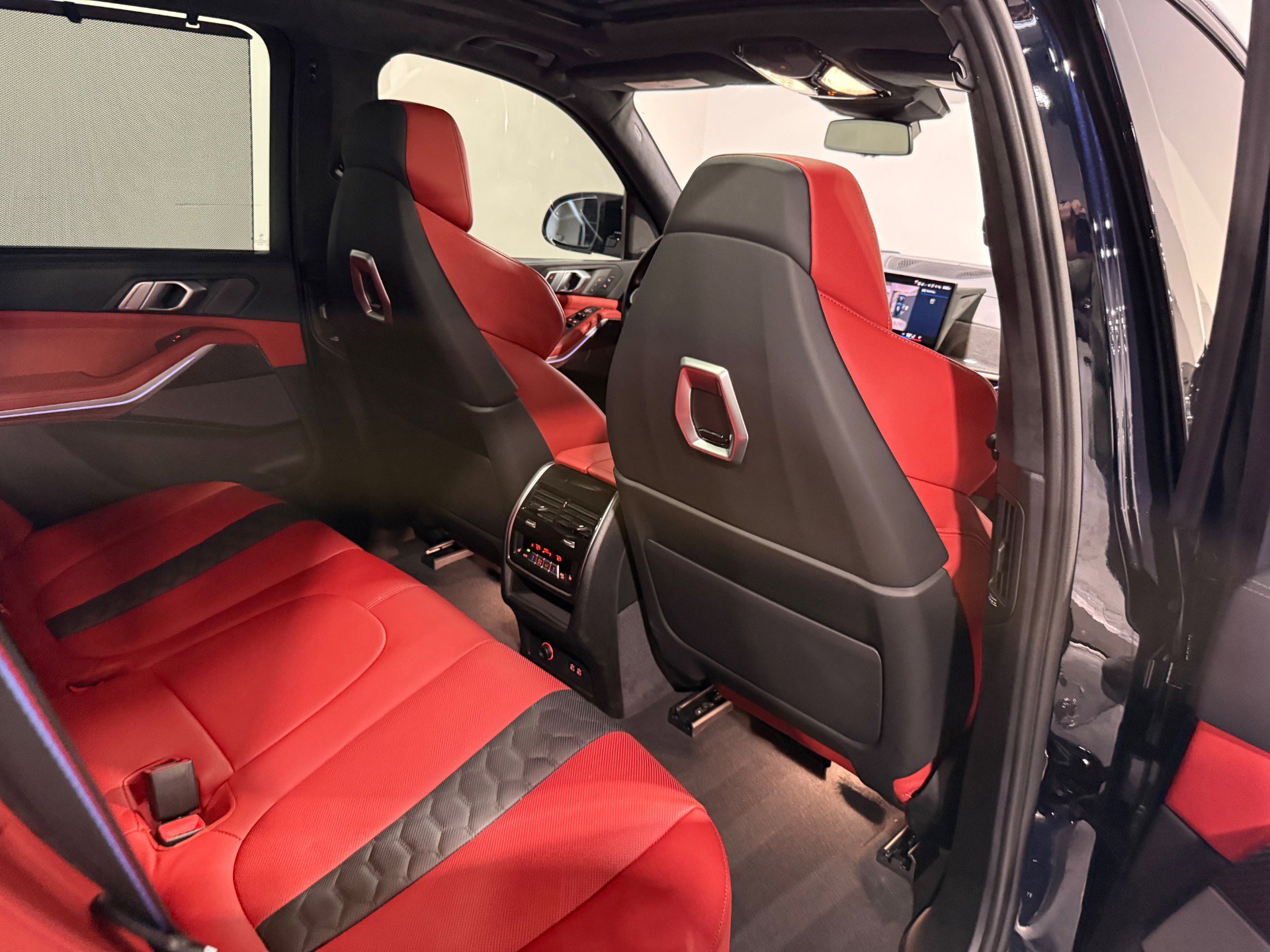 Used 2025 BMW X5 M Competition w/ Executive Package image 71