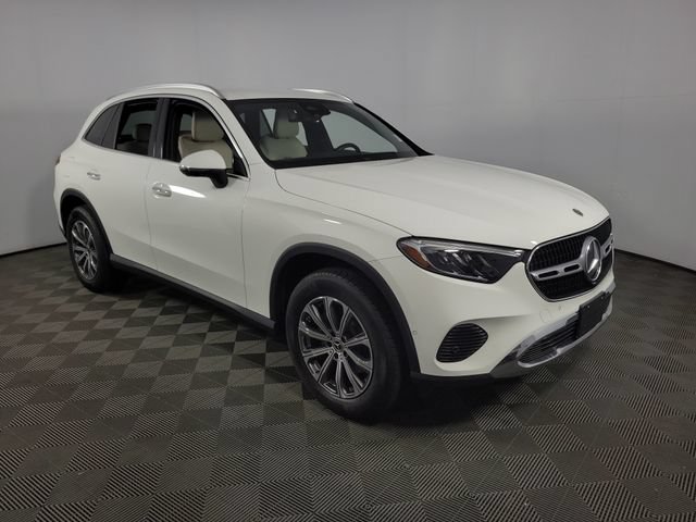 Used 2023 Mercedes-Benz GLC 300 4MATIC image 1