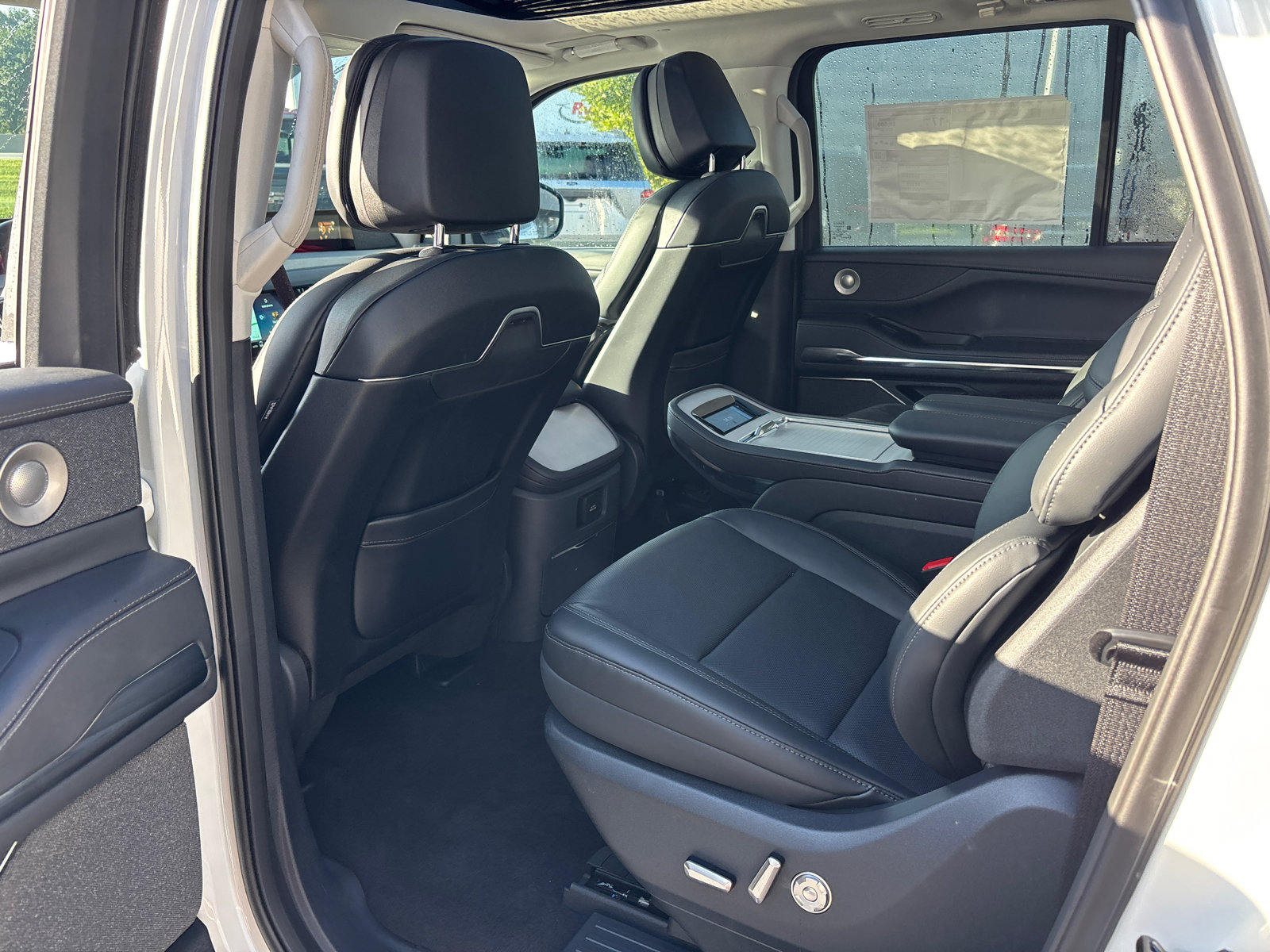 New 2026 Lincoln Navigator L Reserve AWD/4WD image 27