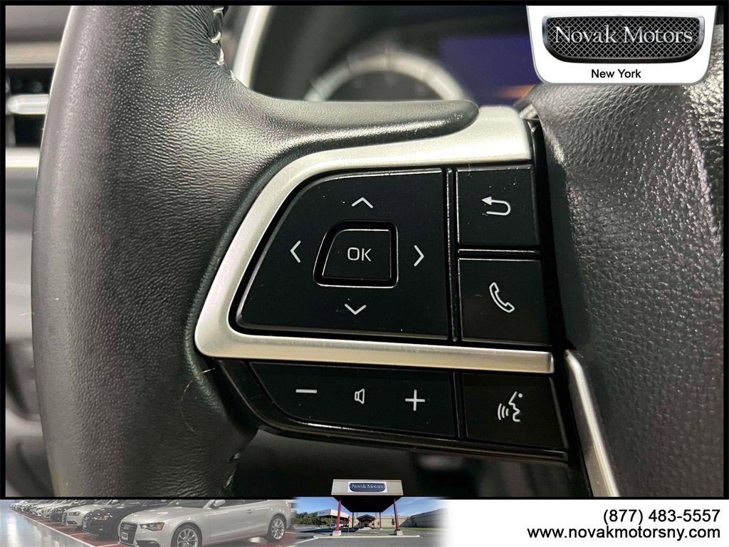 Used 2022 Toyota Highlander XLE image 23