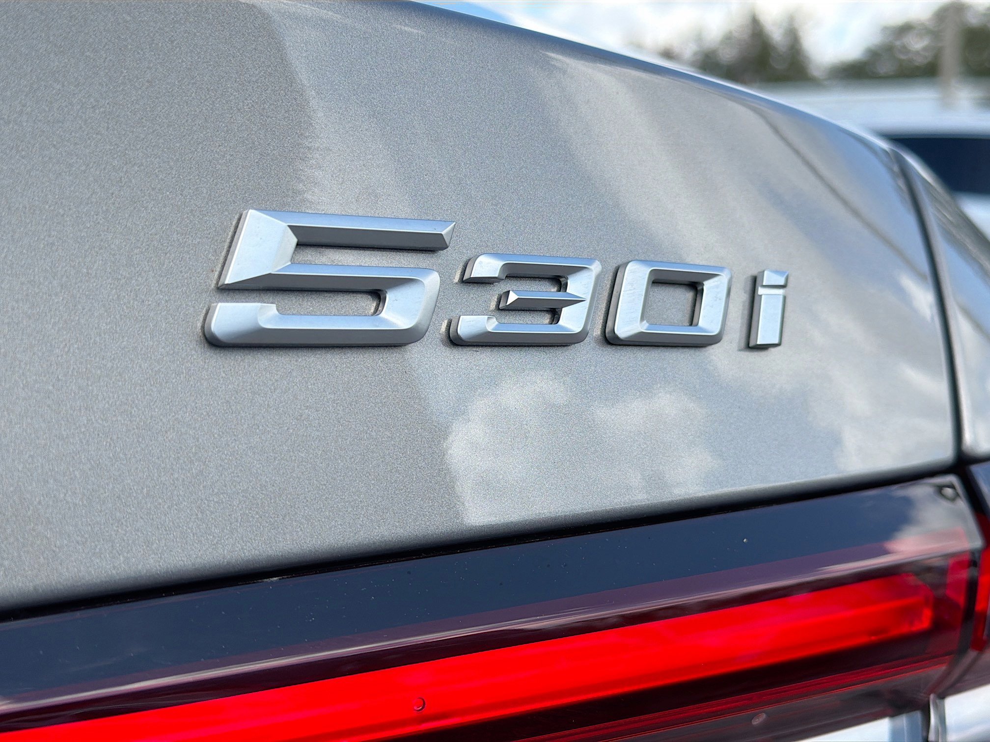 Used 2025 BMW 530i w/ Premium Package image 11