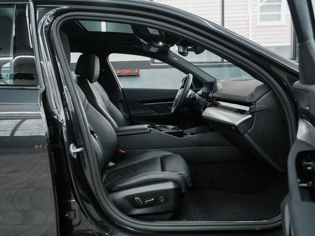 Used 2026 BMW 530i xDrive image 34