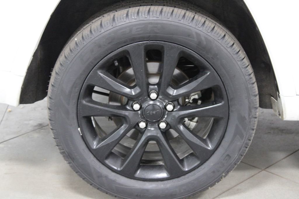 Used 2020 Jeep Grand Cherokee Altitude image 14