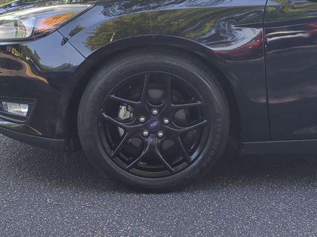 Used 2016 Ford Focus SE w/ Equipment Group 201A FWD image 10