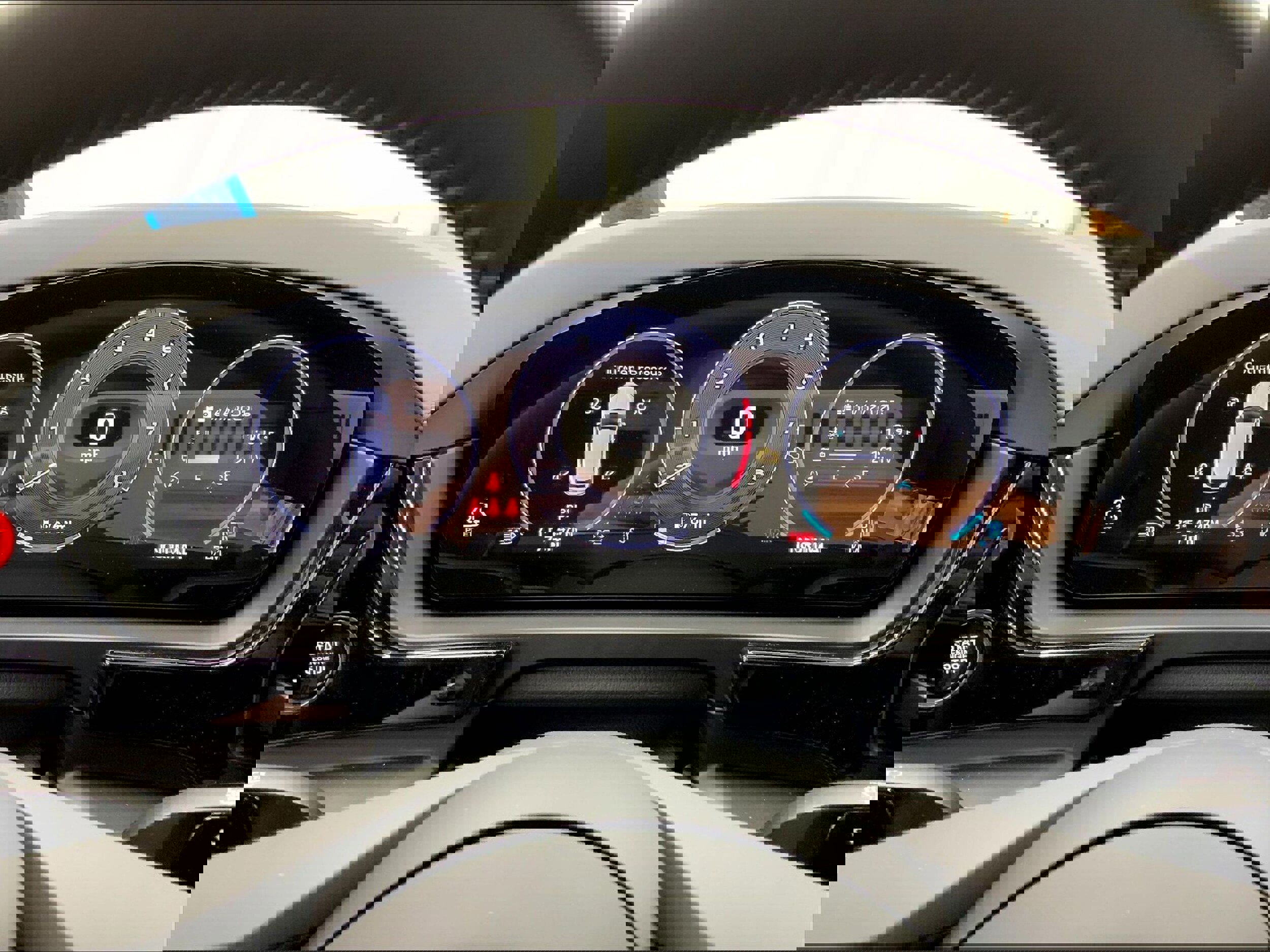 New 2025 Porsche Cayenne image 14