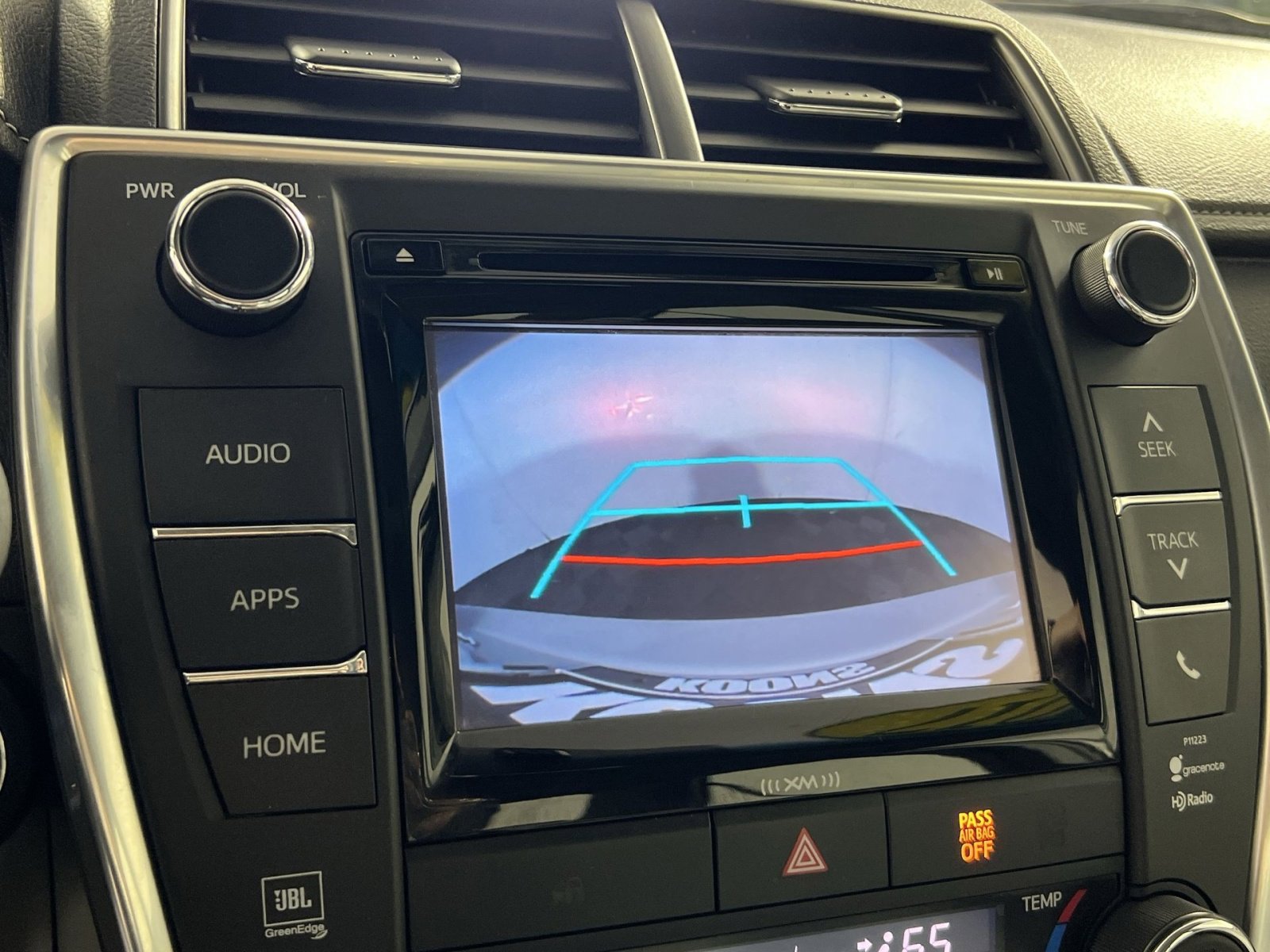 Used 2017 Toyota Camry XLE w/ Moonroof Package FWD image 20