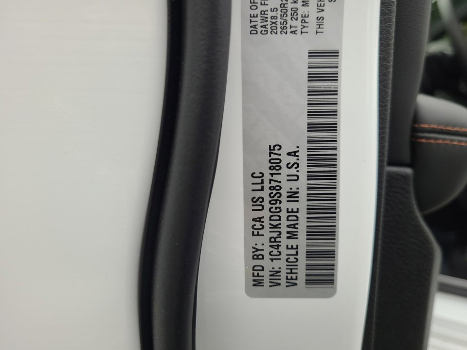 New 2025 Jeep Grand Cherokee L Overland w/ Luxury Tech Group IV image 35