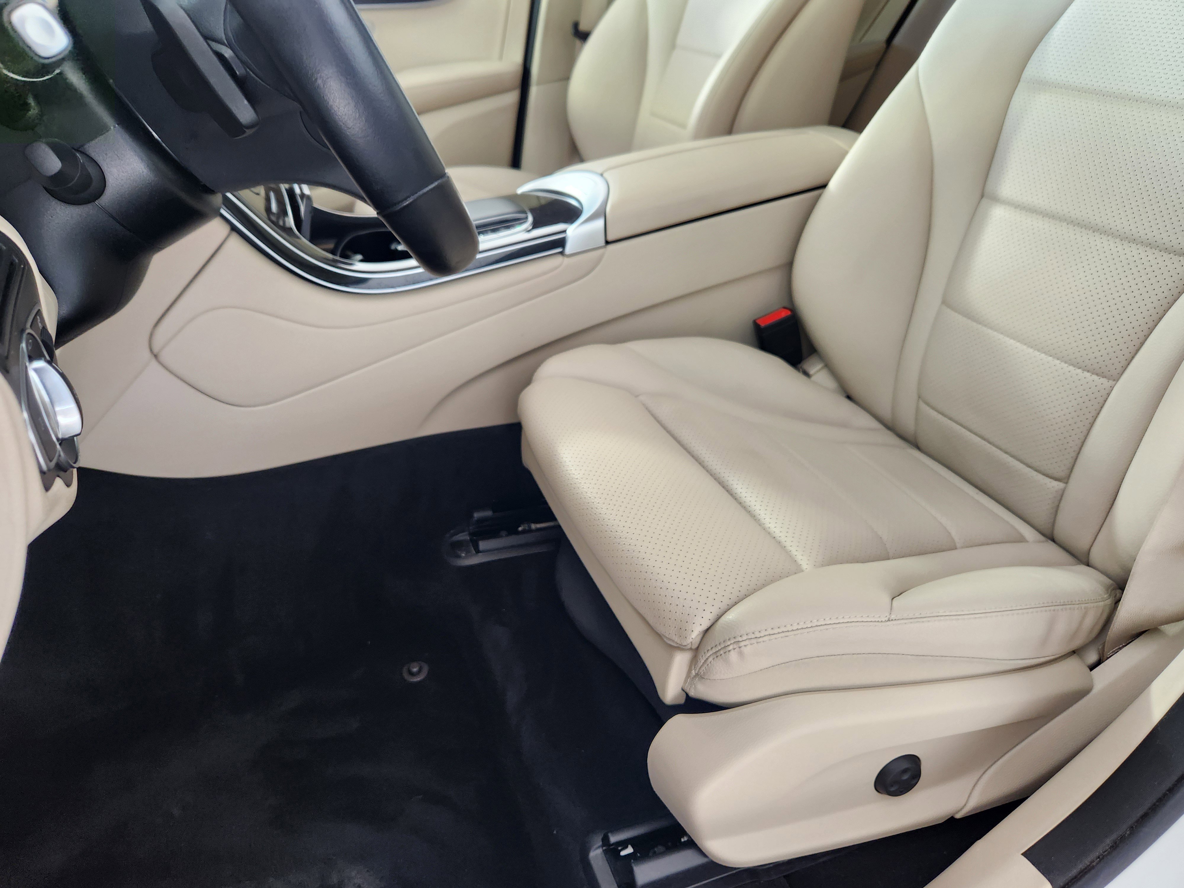 Used 2022 Mercedes-Benz GLC 300 image 12