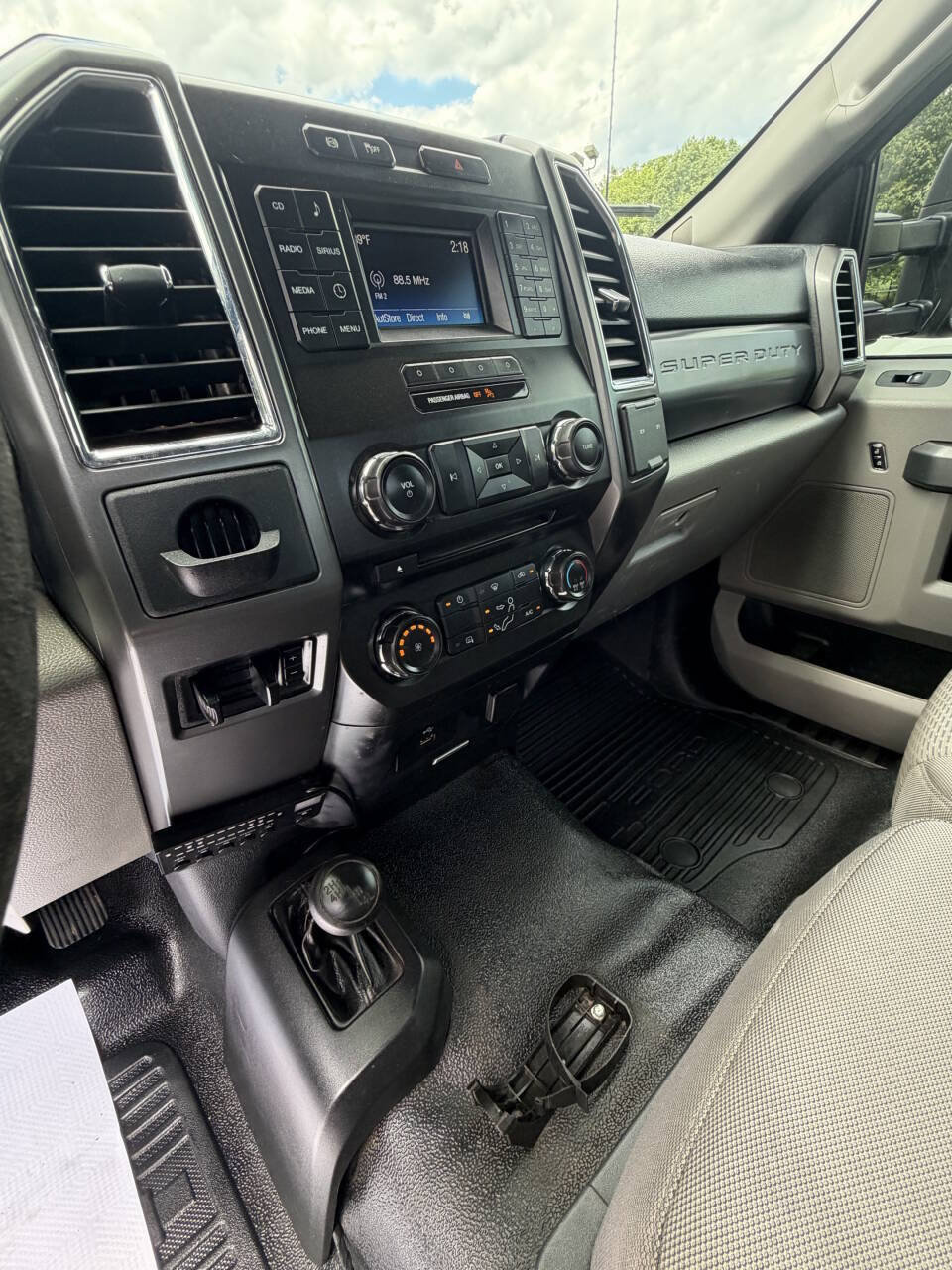 Used 2017 Ford F550 4x4 Regular Cab Super Duty image 35