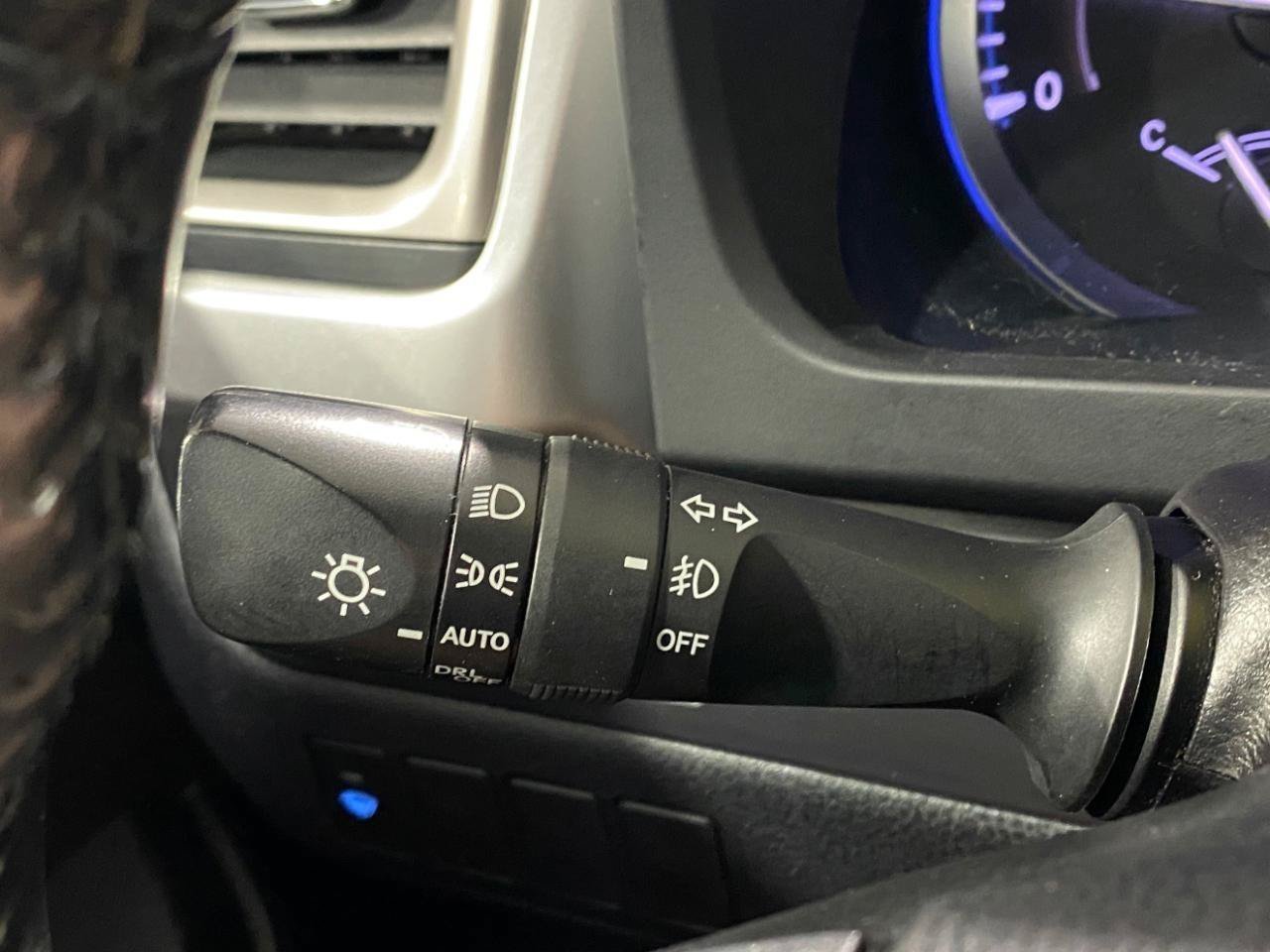 Used 2019 Toyota Highlander XLE AWD/4WD image 30