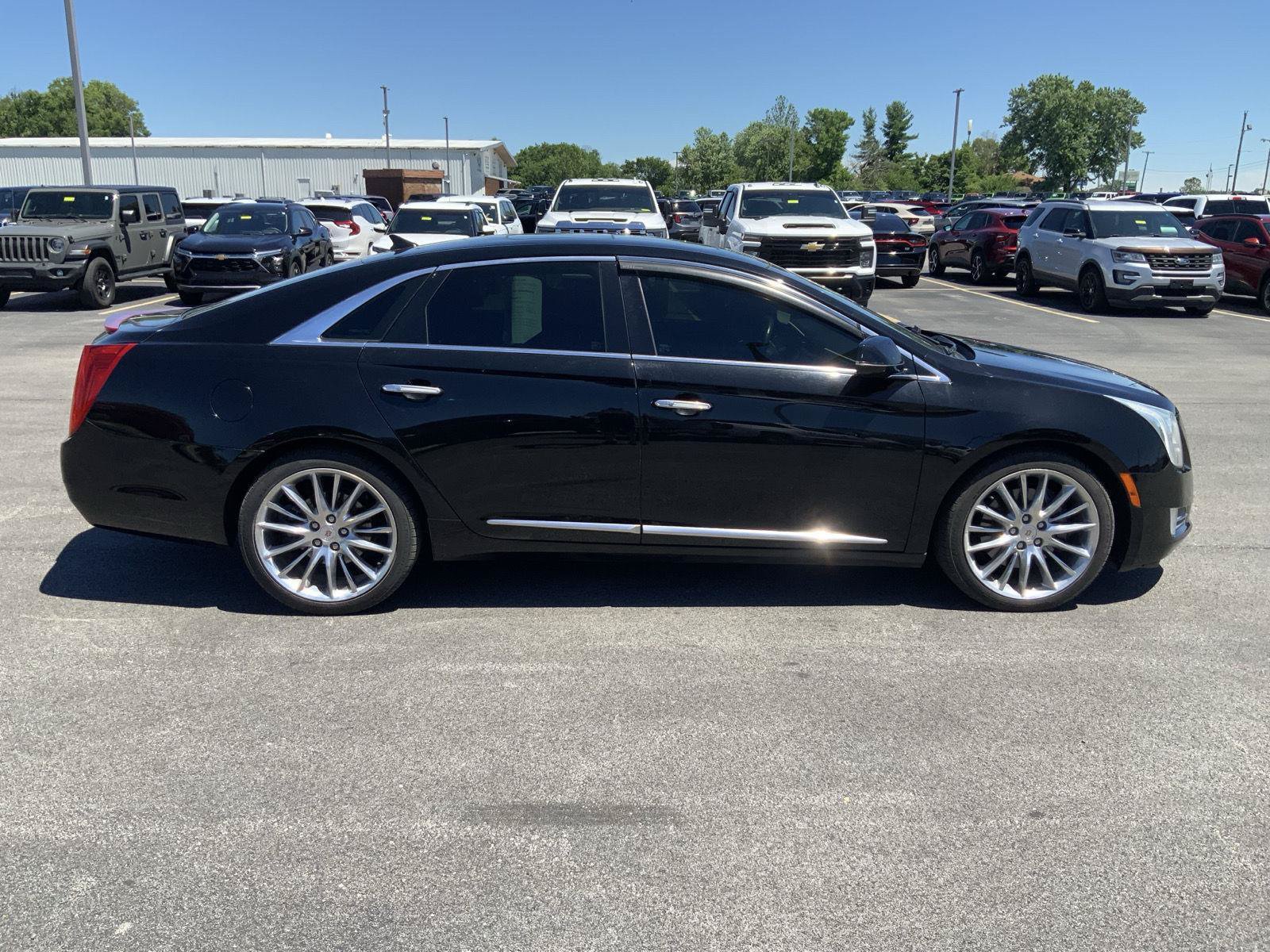 Used 2013 Cadillac XTS Platinum AWD/4WD image 9