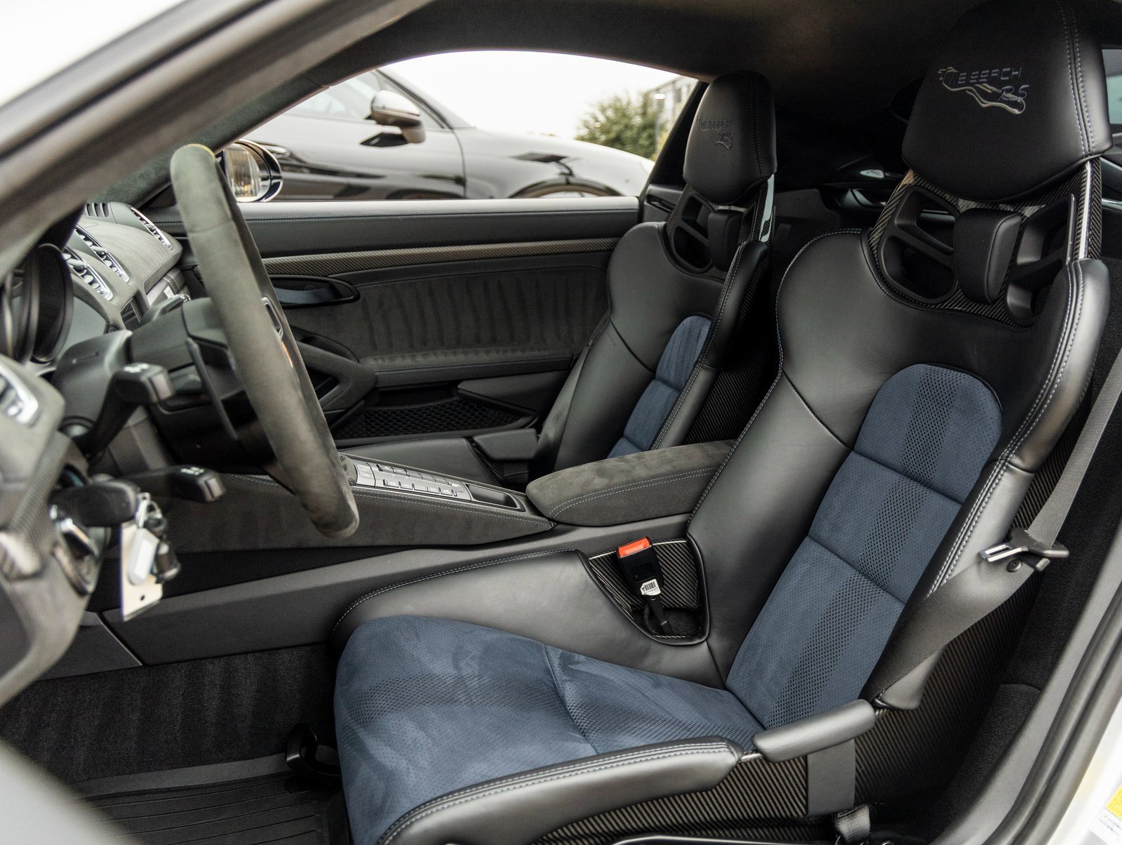 Used 2025 Porsche 718 Cayman GT4 RS w/ Weissach Package image 5