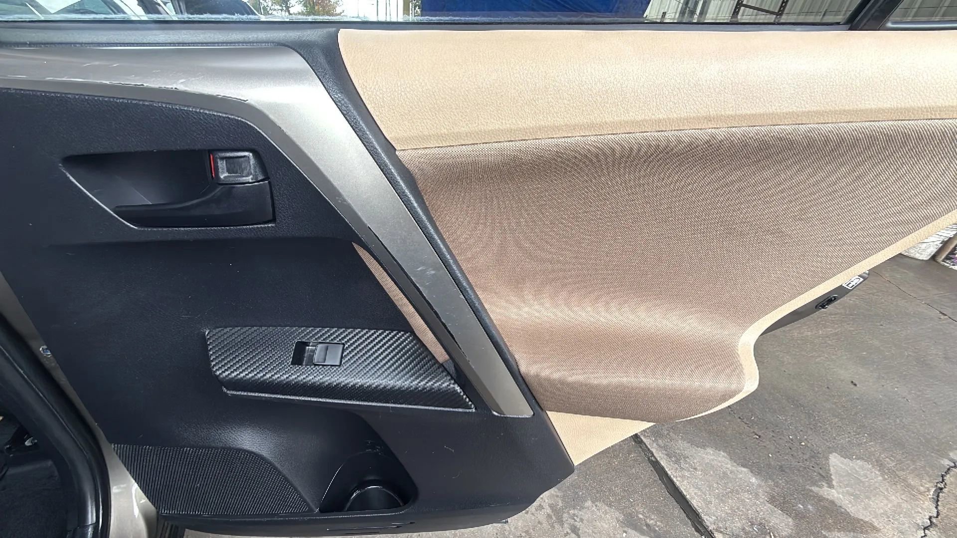 Used 2013 Toyota RAV4 LE image 21