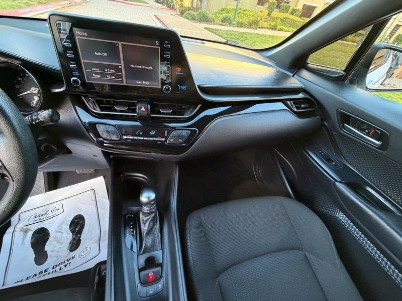 Used 2019 Toyota C-HR LE FWD image 52