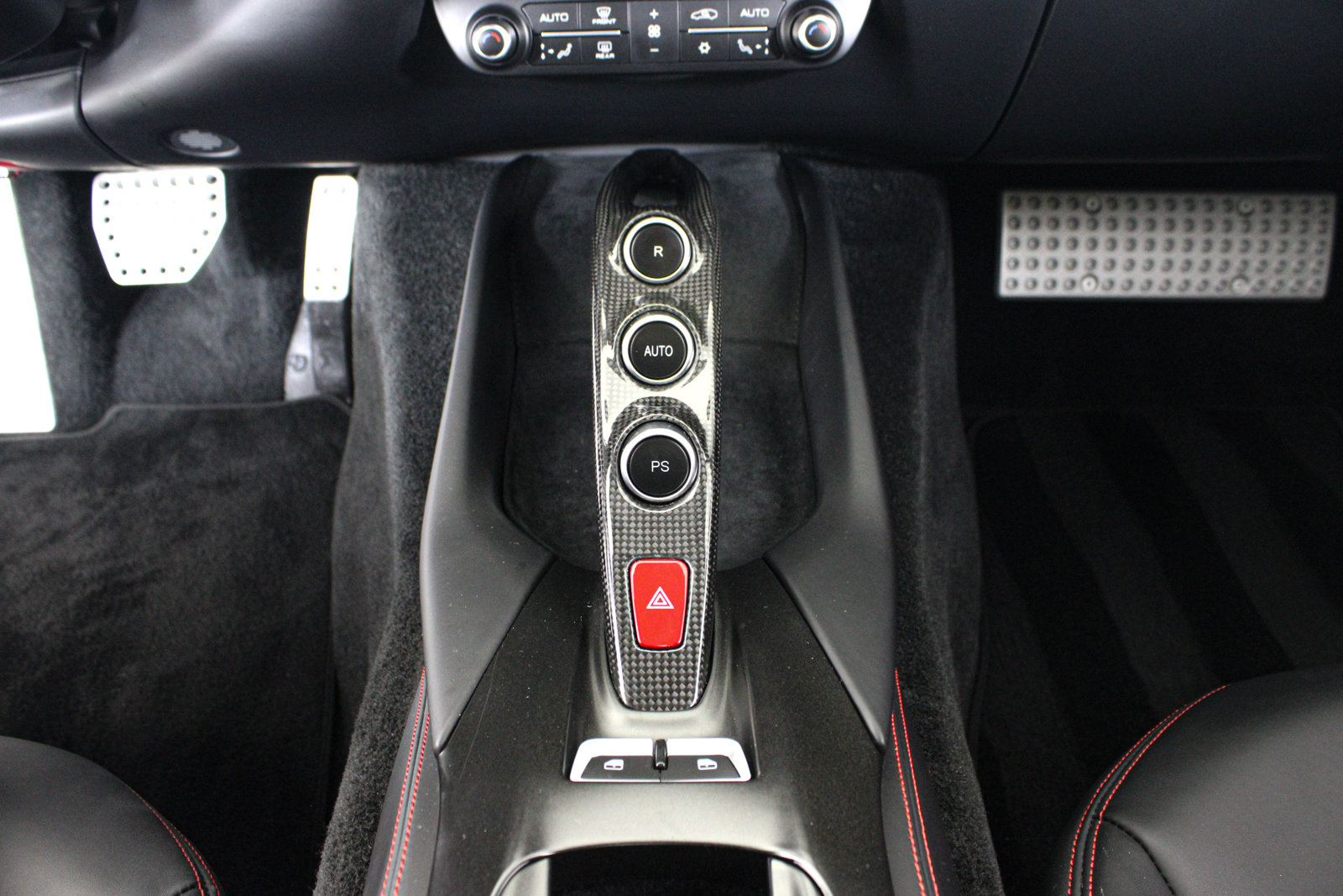 Used 2020 Ferrari 812 Superfast RWD image 44