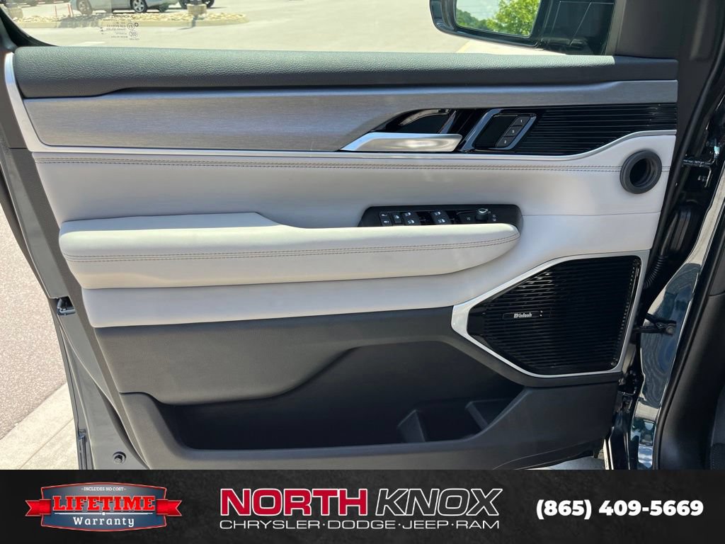 New 2026 Jeep Grand Wagoneer L Limited w/ Premium Group II AWD/4WD image 5