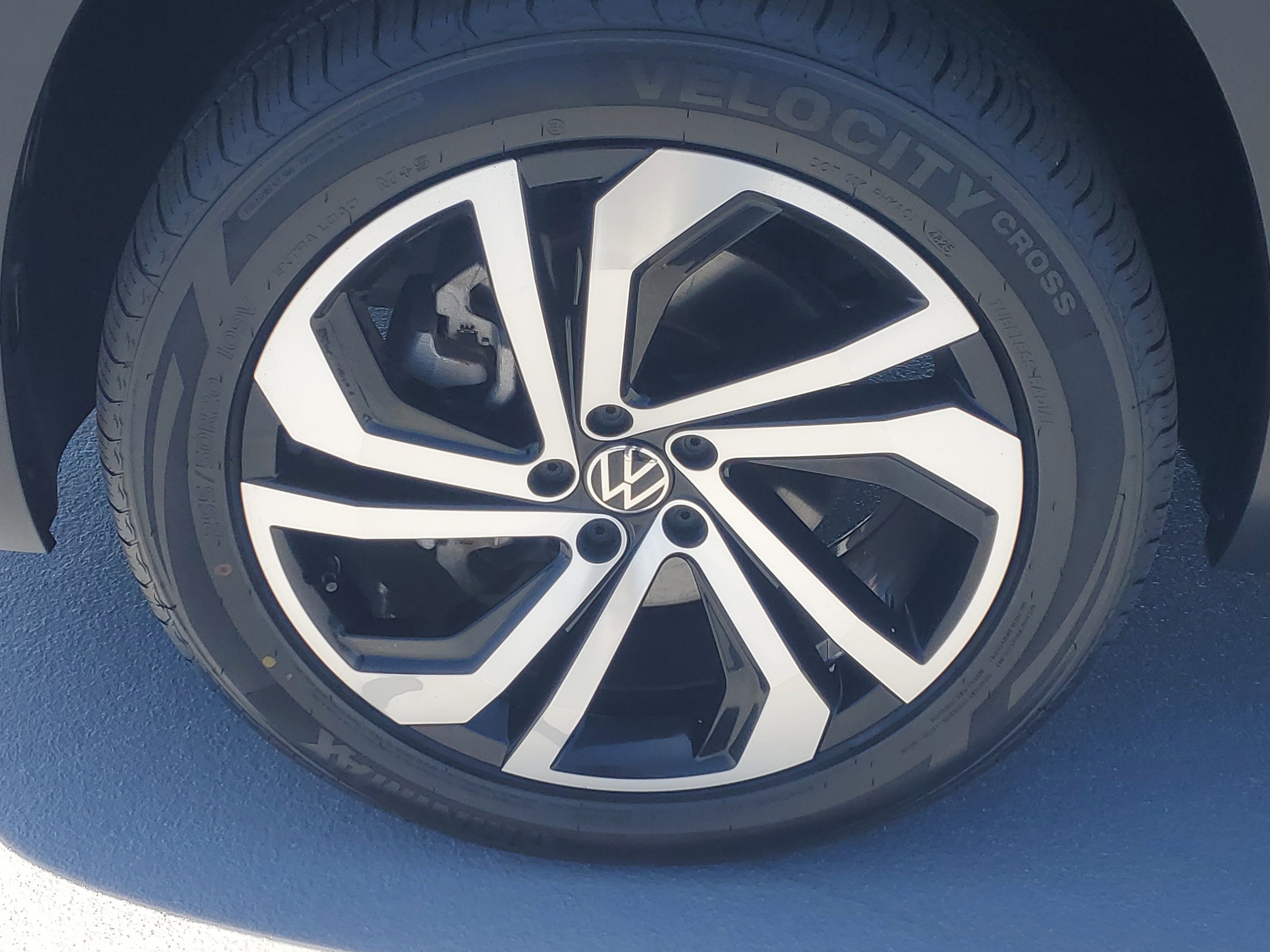 Used 2023 Volkswagen Atlas SEL AWD/4WD image 4