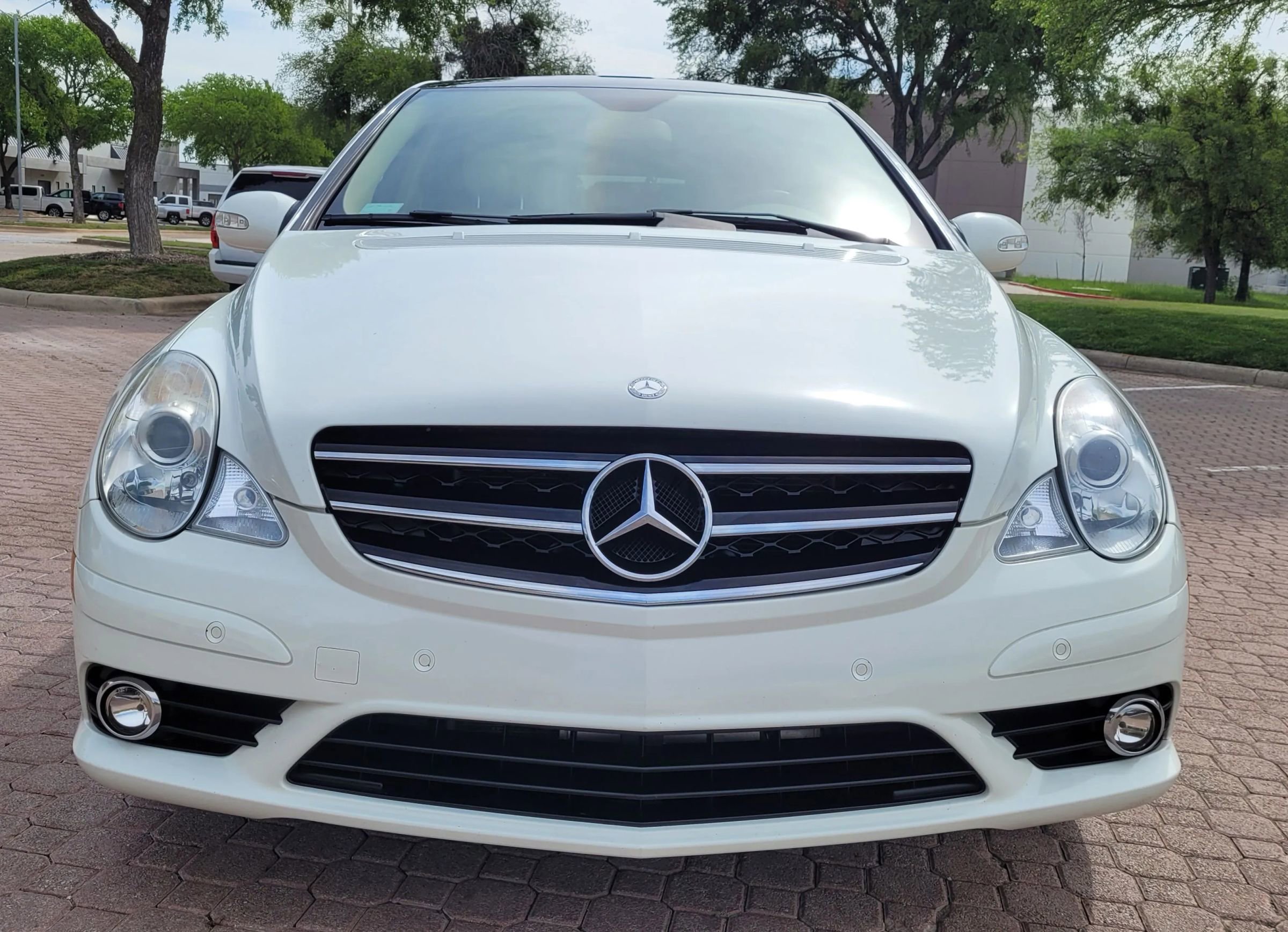 Used 2009 Mercedes-Benz R 350 4MATIC image 2