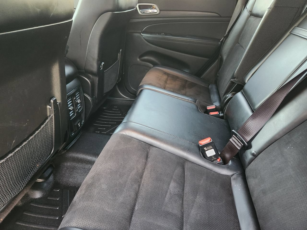 Used 2022 Jeep Grand Cherokee Laredo X RWD image 28