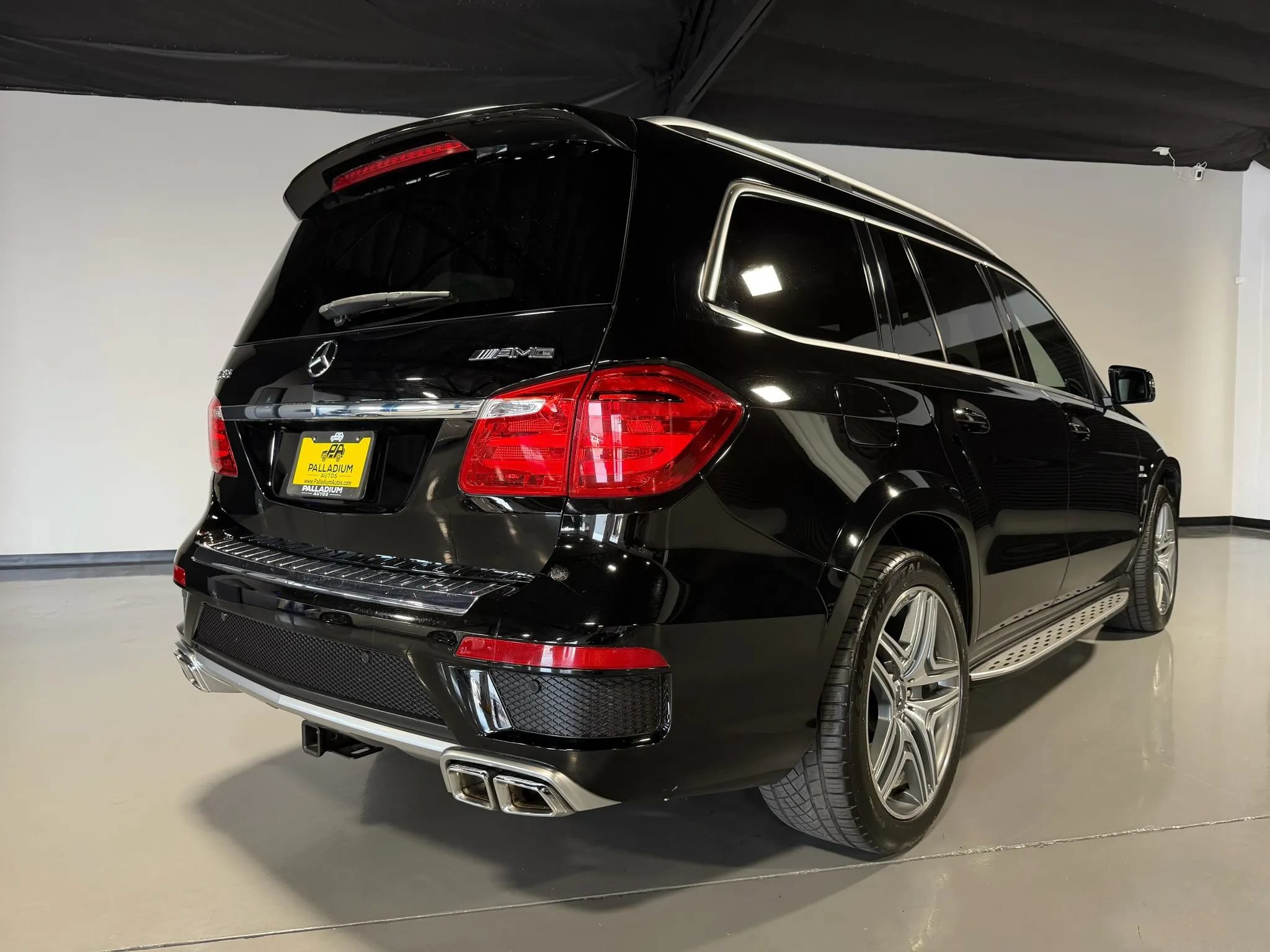 Used 2015 Mercedes-Benz GL 63 AMG 4MATIC image 7