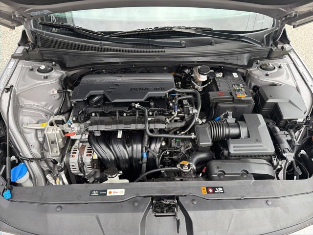 Certified 2022 Hyundai Elantra SEL image 32