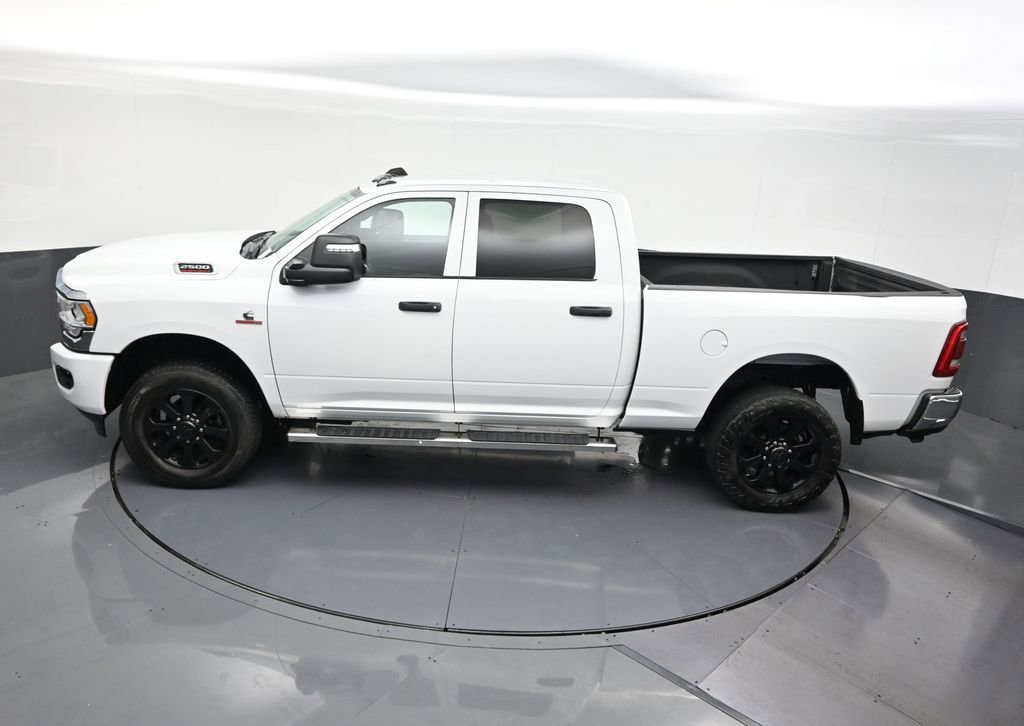 Used 2024 RAM 2500 Tradesman w/ Chrome Appearance Group AWD/4WD image 18