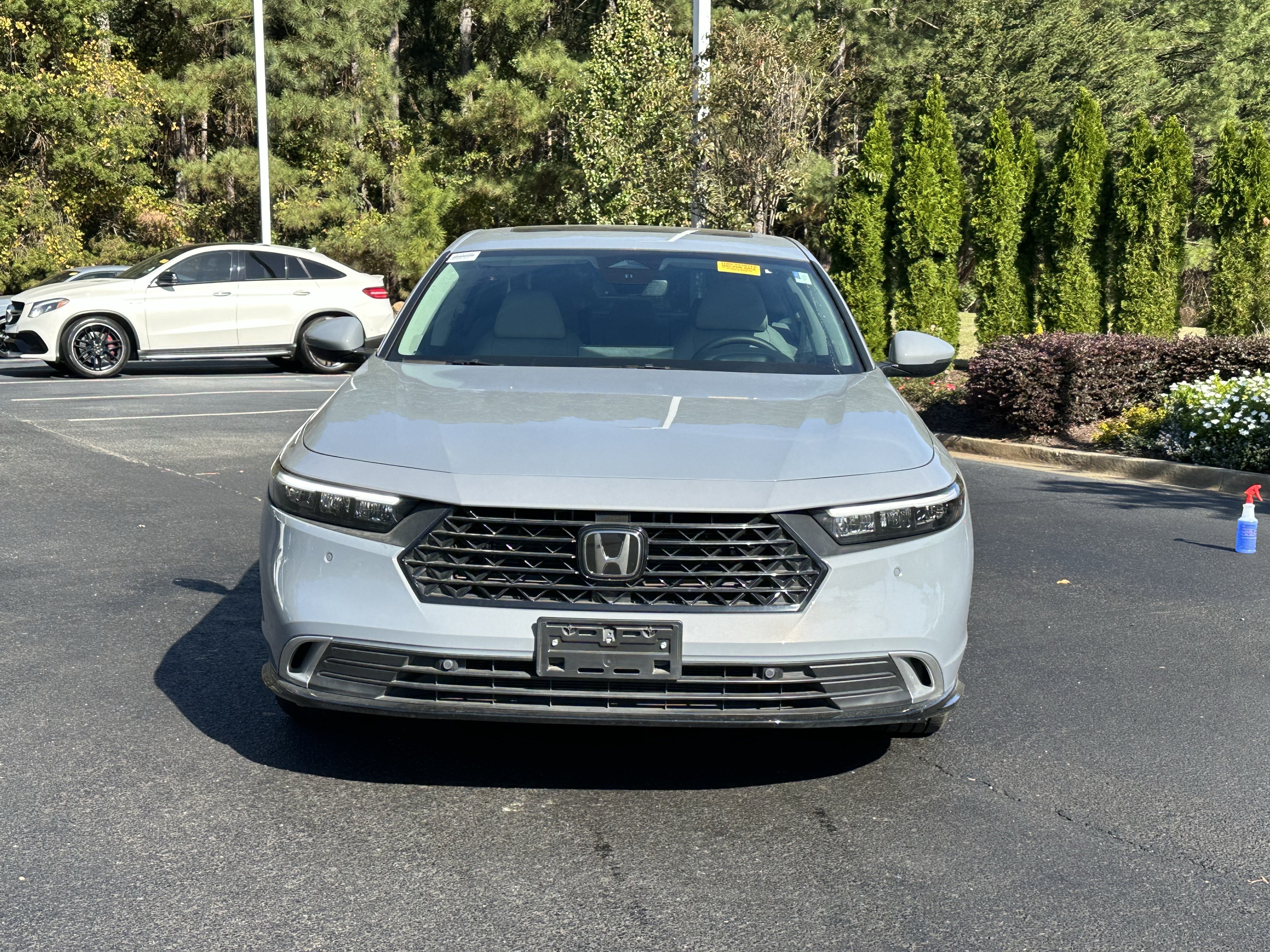 Used 2025 Honda Accord Touring image 3