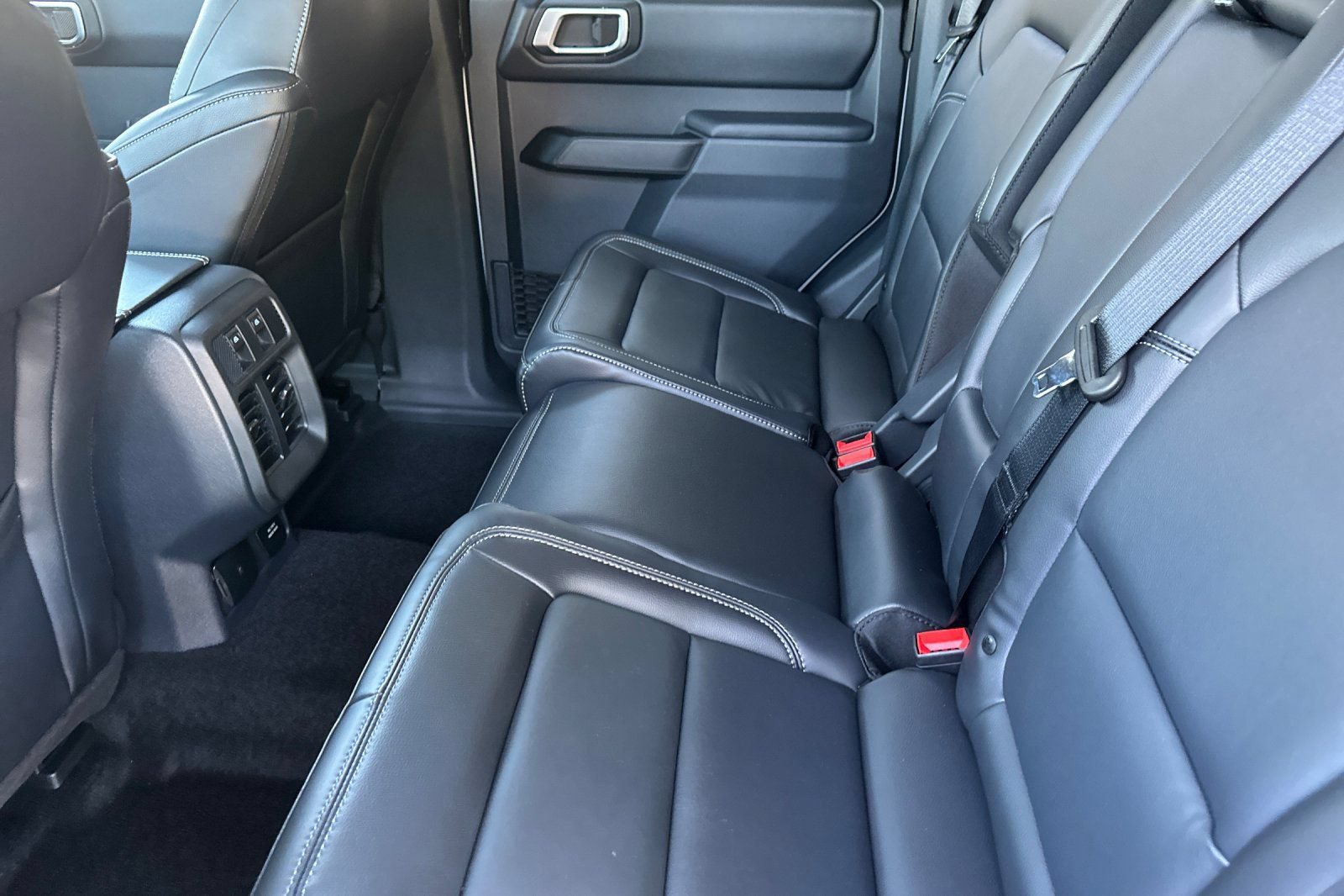 New 2026 Ford Bronco Outer Banks AWD/4WD image 12
