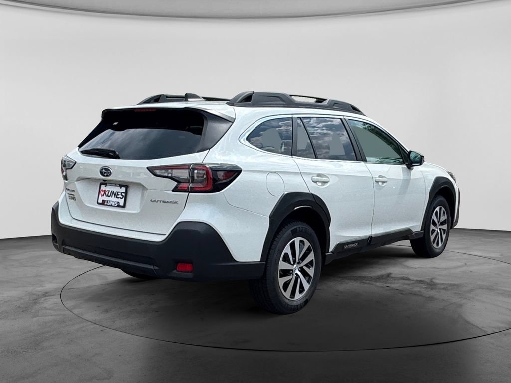 Used 2025 Subaru Outback Premium AWD/4WD image 10