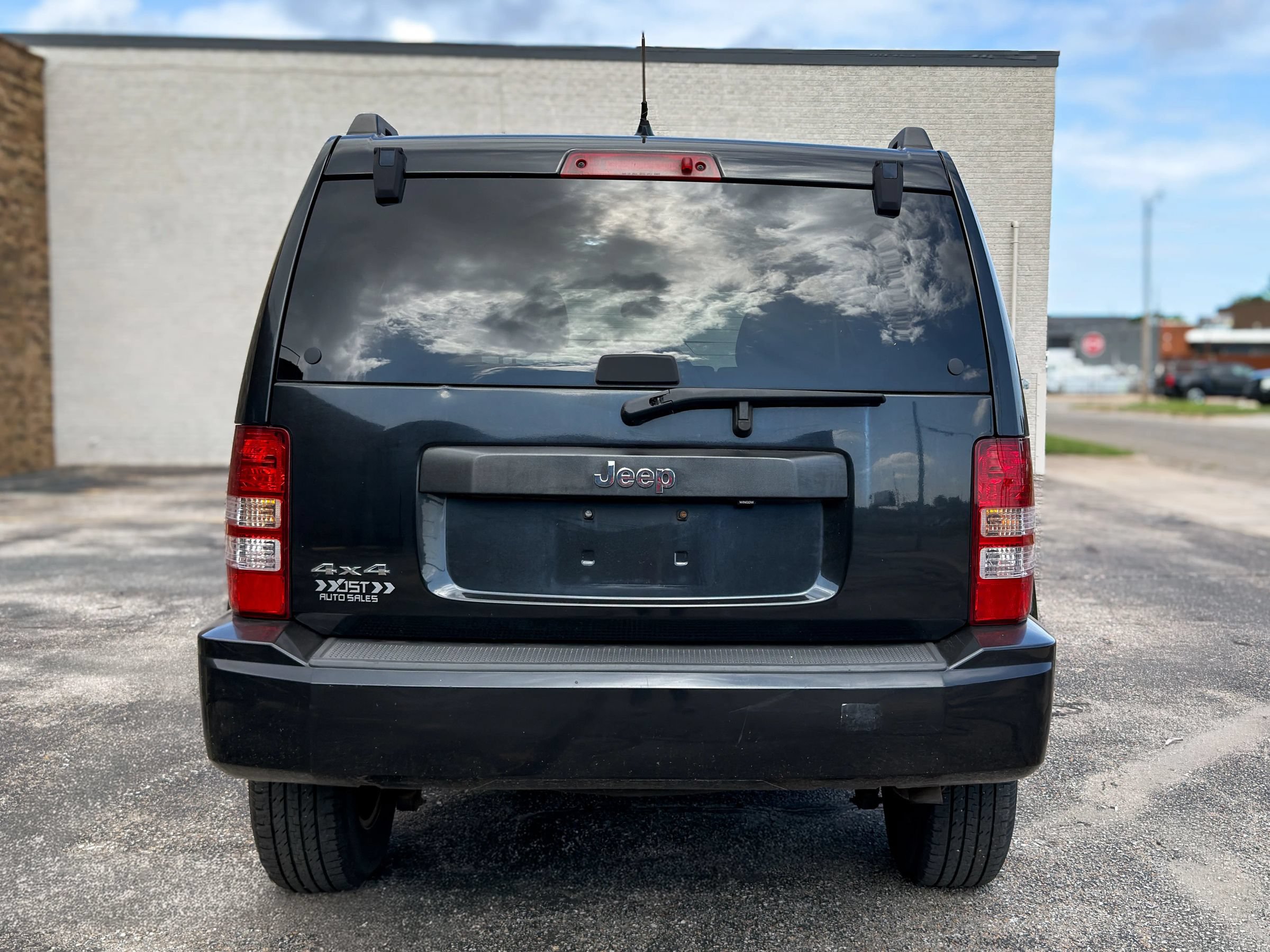Used 2012 Jeep Liberty Sport w/ Popular Equipment Group AWD/4WD image 6