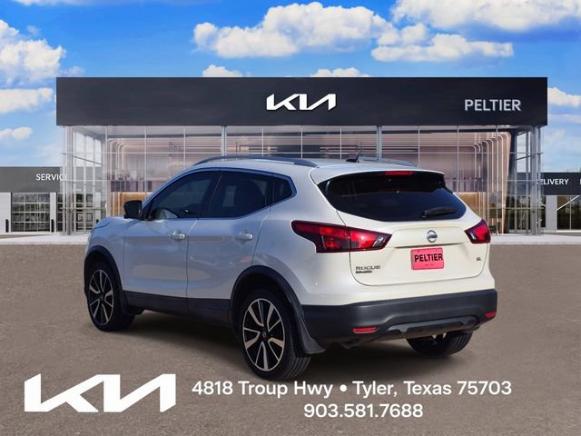Used 2018 Nissan Rogue Sport SL w/ SL Premium Package FWD image 4