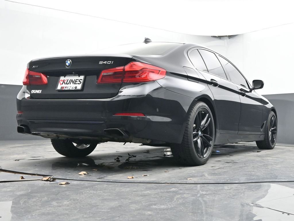 Used 2017 BMW 540i xDrive image 30