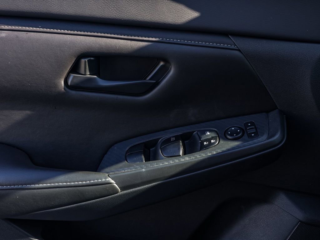 Used 2025 Nissan Sentra S image 23