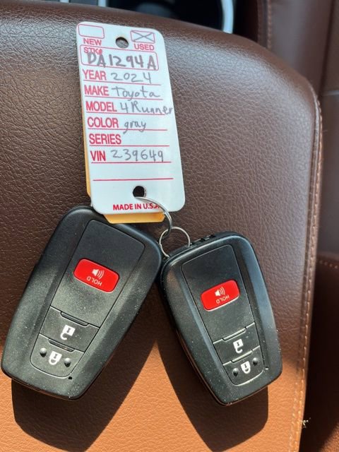 Used 2024 Toyota 4Runner Limited image 50