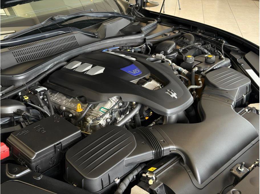 Used 2018 Maserati Quattroporte S RWD image 35