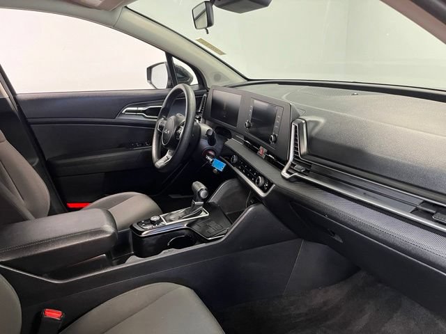 Used 2024 Kia Sportage LX FWD image 11