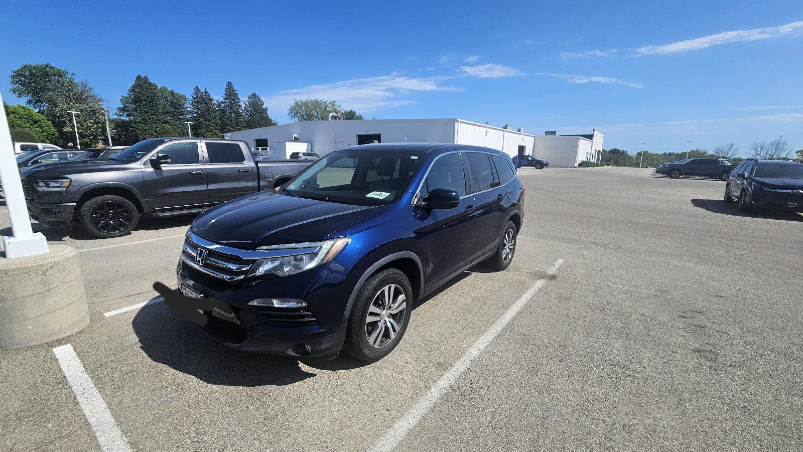 Used 2017 Honda Pilot EX-L image 3