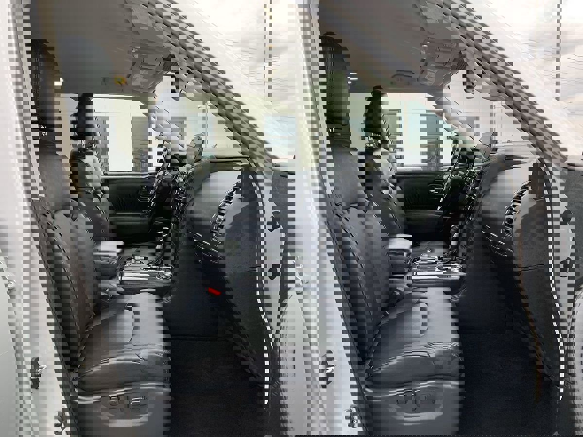 Used 2023 Nissan Armada SV image 34