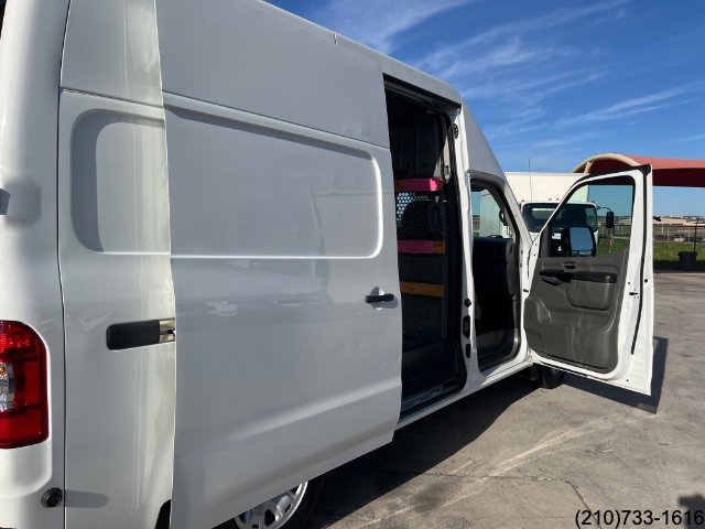 Used 2020 Nissan NV 2500 SV image 23
