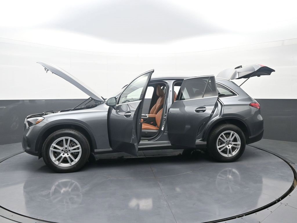 Used 2023 Mercedes-Benz GLC 300 4MATIC image 40