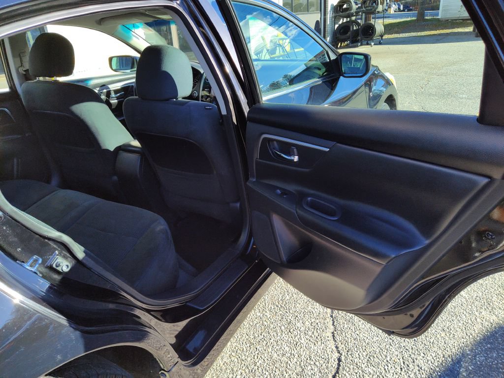 Used 2015 Nissan Altima 2.5 S w/ Special Edition Package FWD image 16