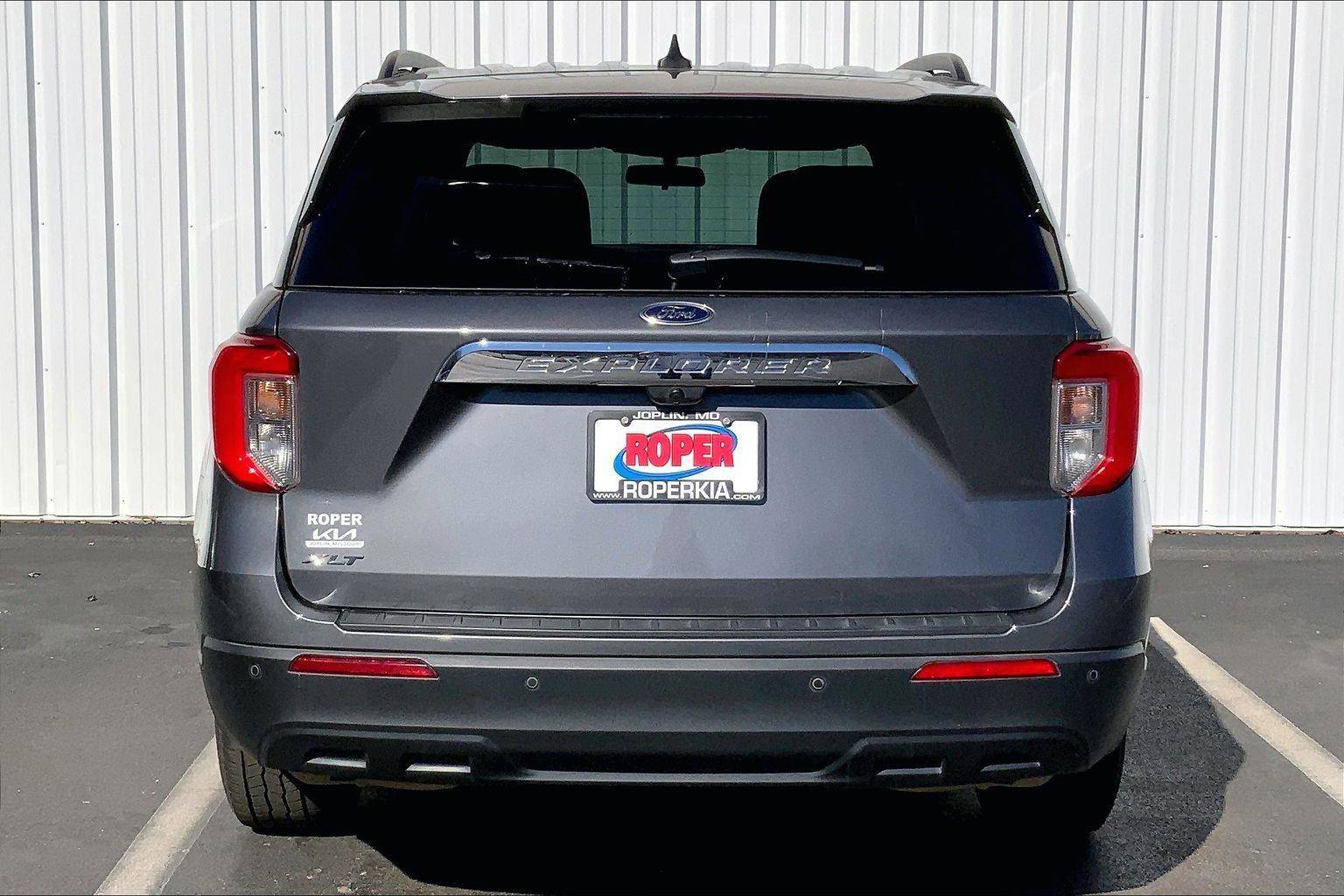 Used 2022 Ford Explorer XLT image 4