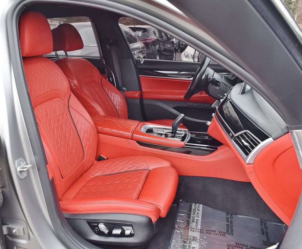 Used 2022 BMW M760i xDrive w/ Luxury Rear Seating Package image 35