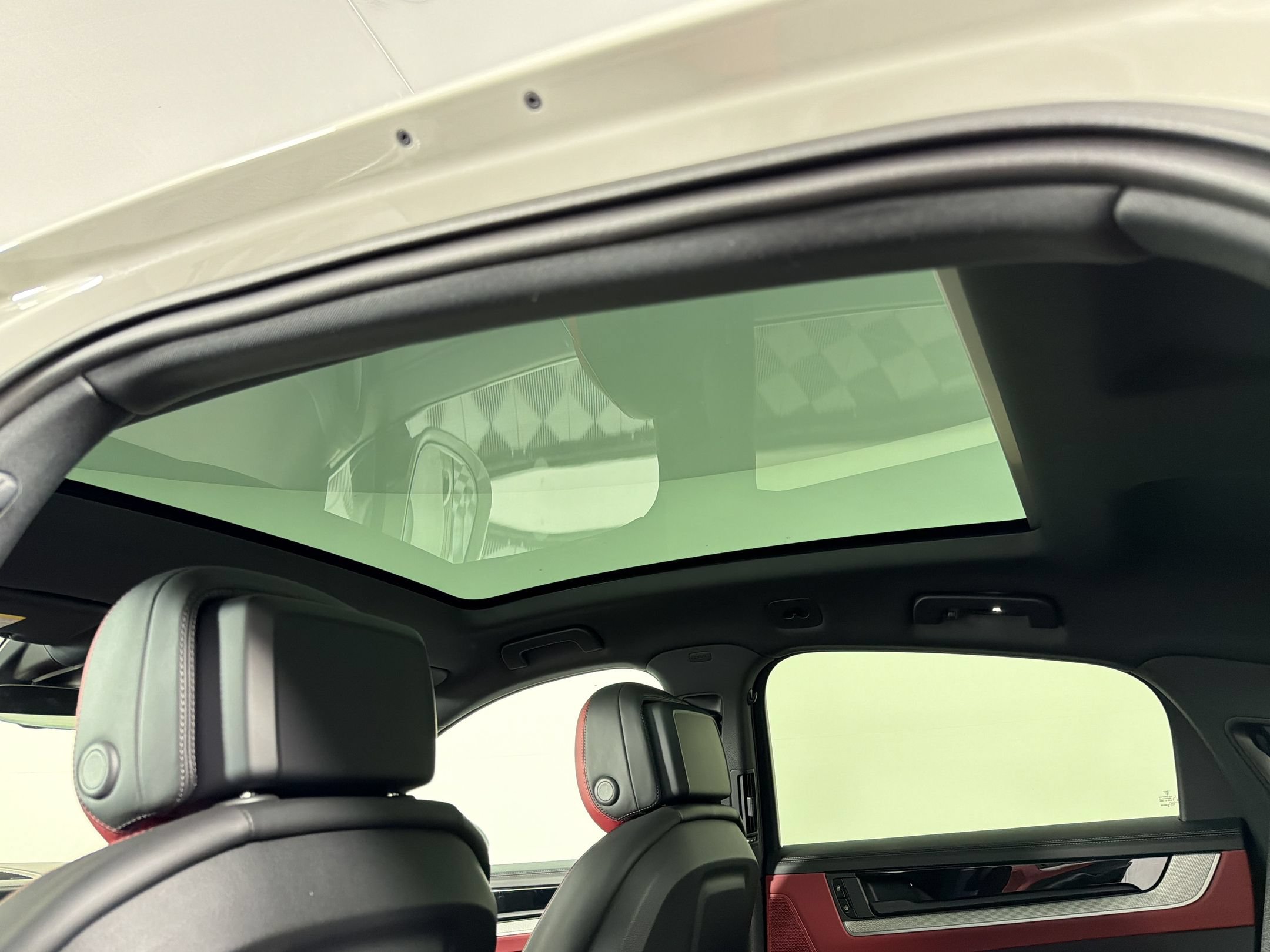 New 2026 Porsche Cayenne Coupe AWD/4WD image 22