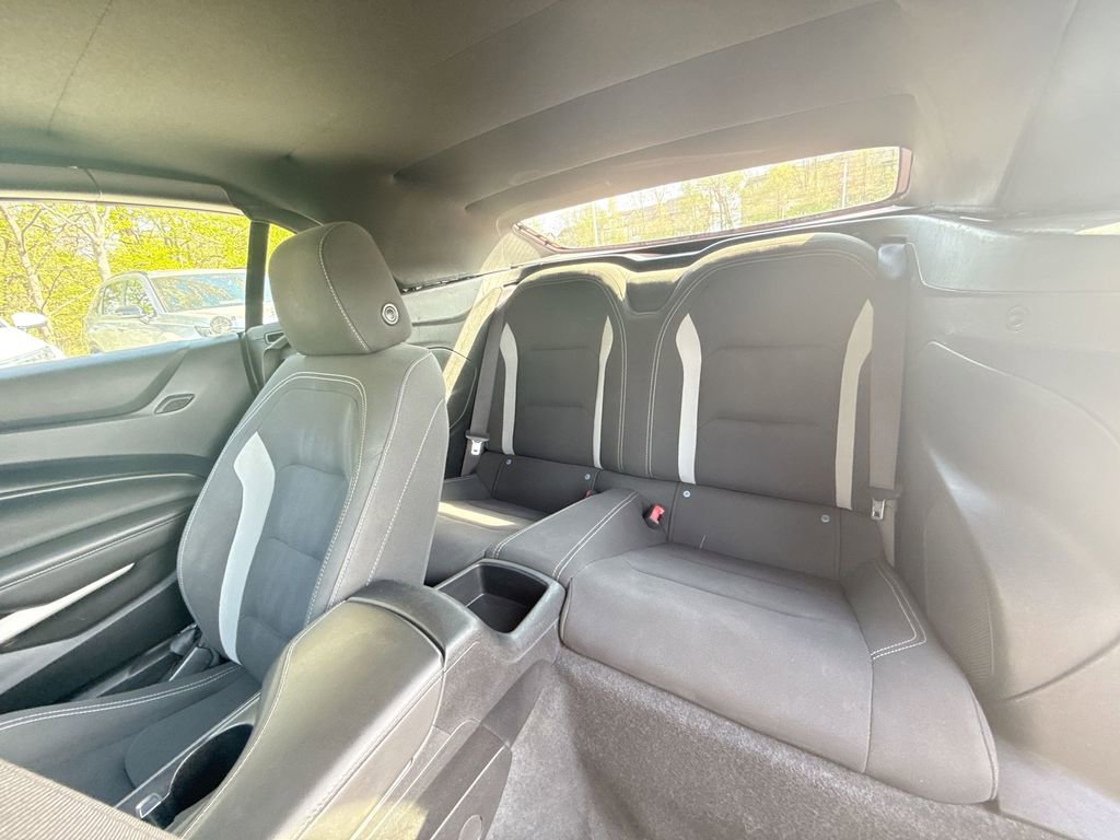 Used 2020 Chevrolet Camaro LT image 25