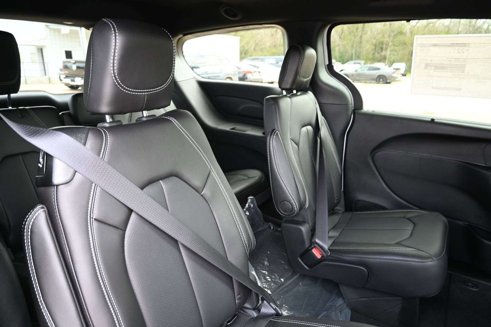 New 2026 Chrysler Pacifica Select image 24