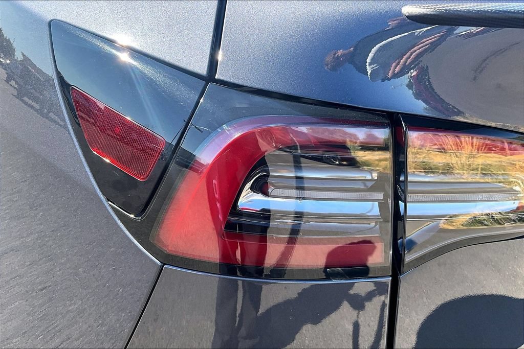 Used 2022 Tesla Model Y Performance AWD/4WD image 30