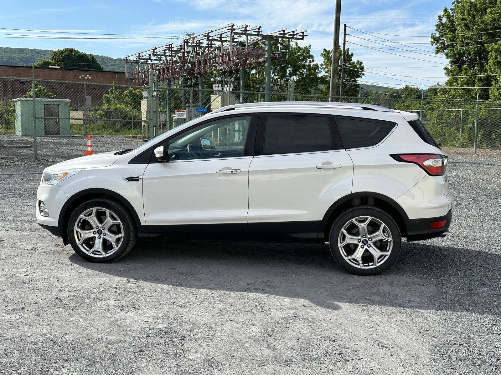 Used 2017 Ford Escape Titanium w/ Equipment Group 301A AWD/4WD image 5