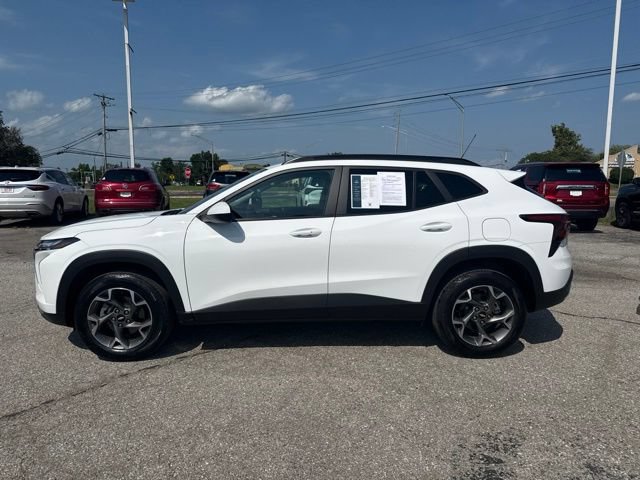 Certified 2025 Chevrolet Trax LT w/ Driver Confidence Package FWD image 20